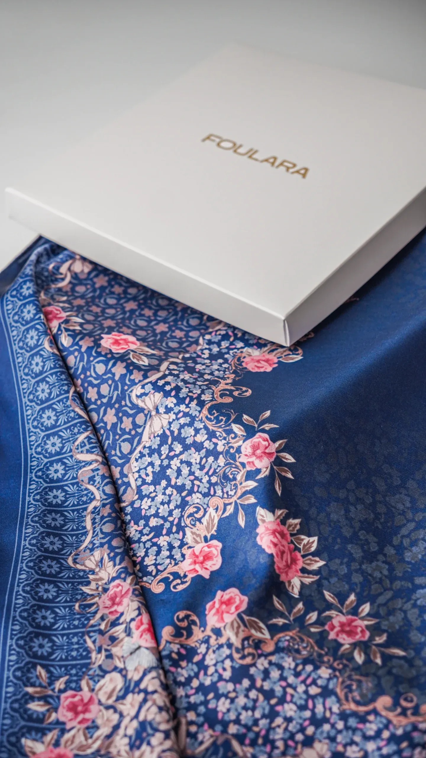 The Vintage Garden - Royal Blue - Image 2